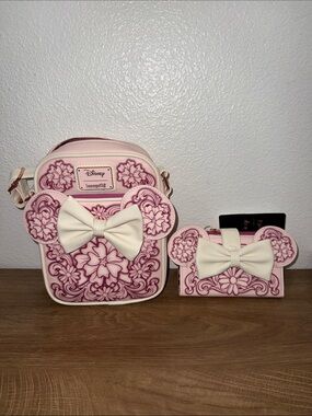 Loungefly Pink Floral Minnie Crossbody with Cream Bow and Matching Wallet